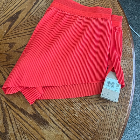 Nike Running AeroSwift 3 inch pleated shorts - Picture 9 of 11